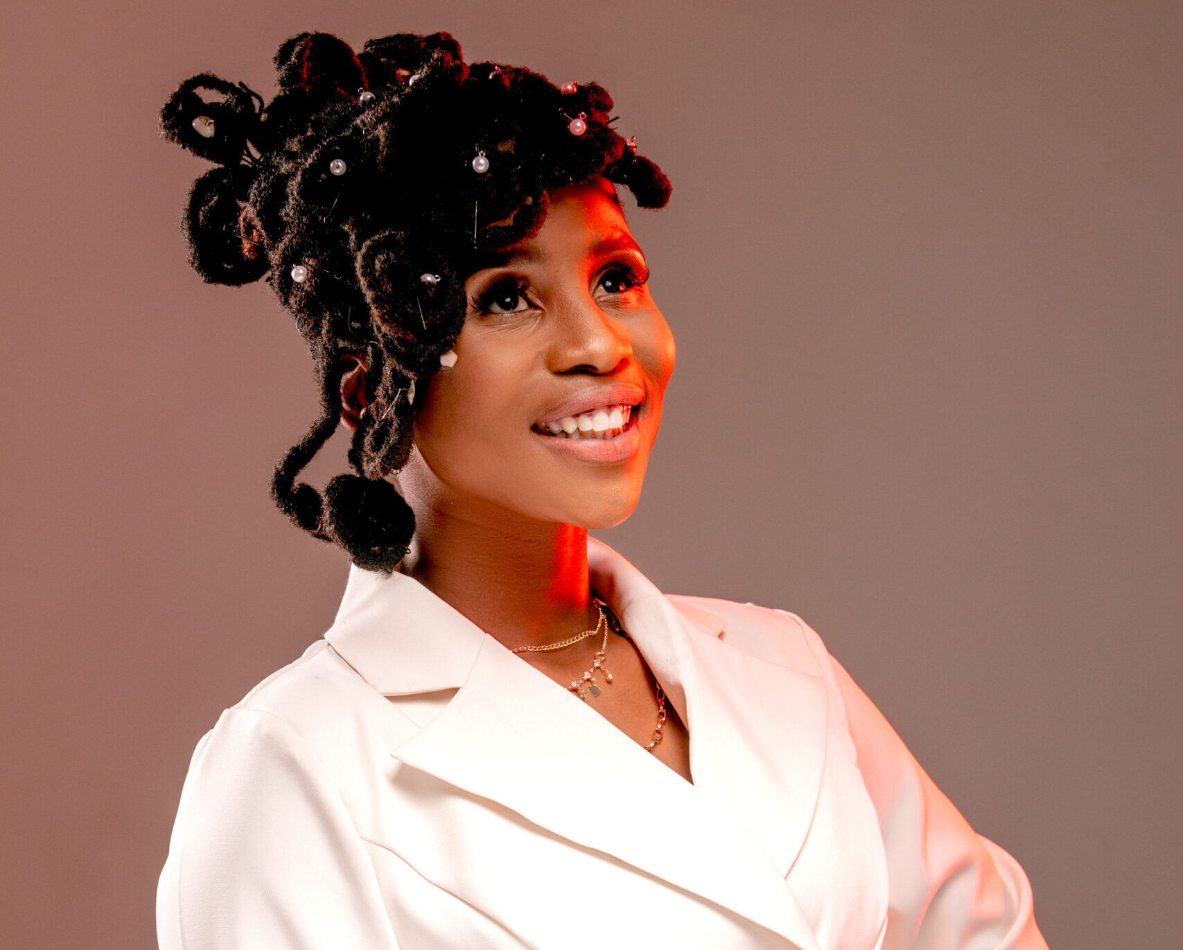 MULTI AWARD-WINNING VOCALIST LWAH NDLUNKULU RETURNS WITH EMOTIONAL NEW SINGLE “MNAKWETHU” – A RELATABLE TALE OF LOVE AND HEARTACHE - Front Page